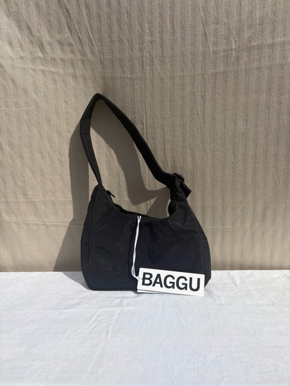 BAGGU Black Shoulder Bag - Minimal Everyday Carry